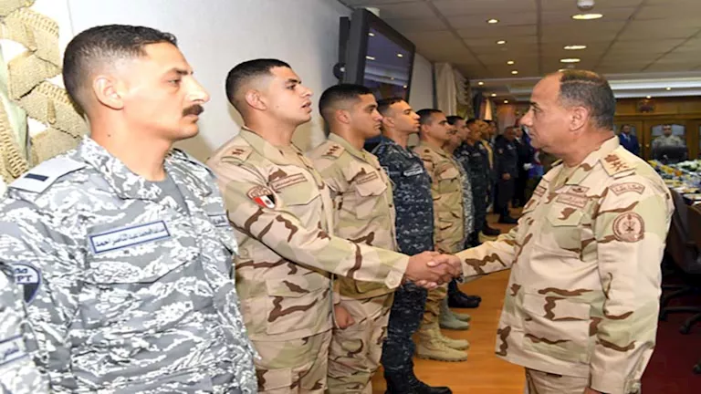 وزير الدفاع يعلن القوات المسلحة في أعلى درجات الاستعداد لتنفيذ أي مهمة